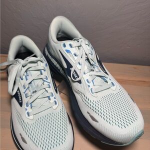 Brooks Aderenaline GTS 23 Women’s sz 11